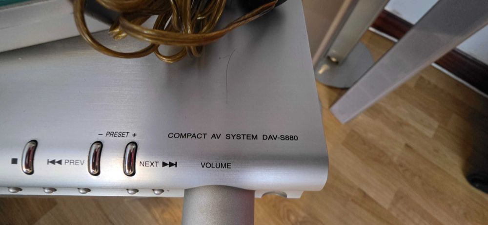 Sony DAV-S880 Home Theater System