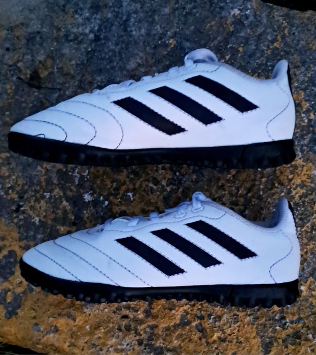 Дитячi кросівки для футболу Adidas,  30,5р.