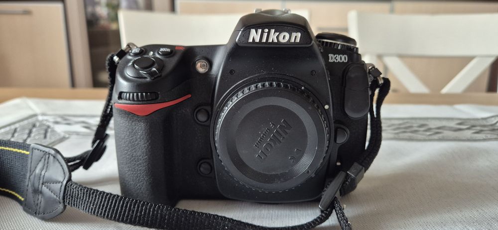 Kompletny zestaw Nikon D300 | Grip | Bateria i Ładowarka | Gotowy do zdjęć