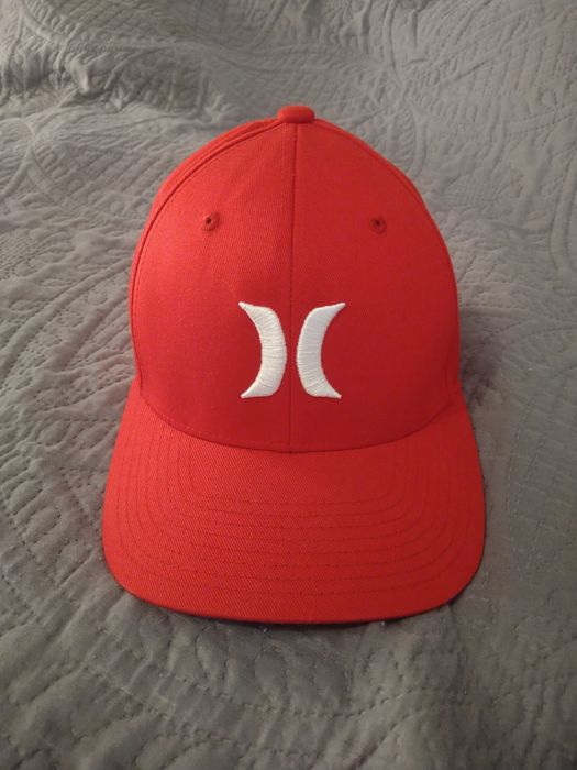 Boné vermelho Hurley
