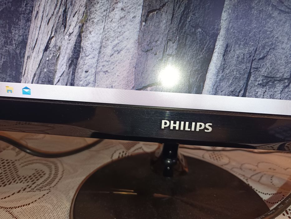 Monitor LED Philips 247E4LHAB/00 HDMI
