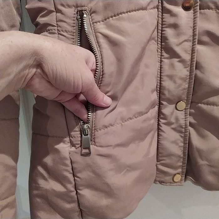 Фирменная куртка H&M.