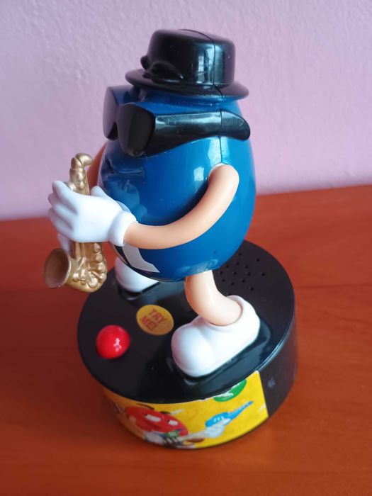 Figurka M&M's Rock Stars Niebieskie Działa, gra i się ruszks