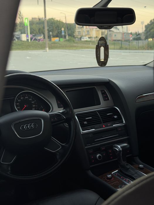 Audi Q7 2014 рік