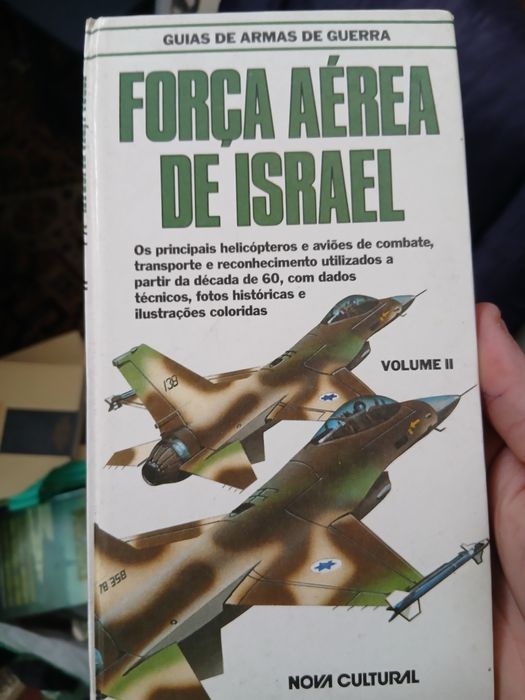 Coleção "Guia das Armas de Guerra", 43 volumes