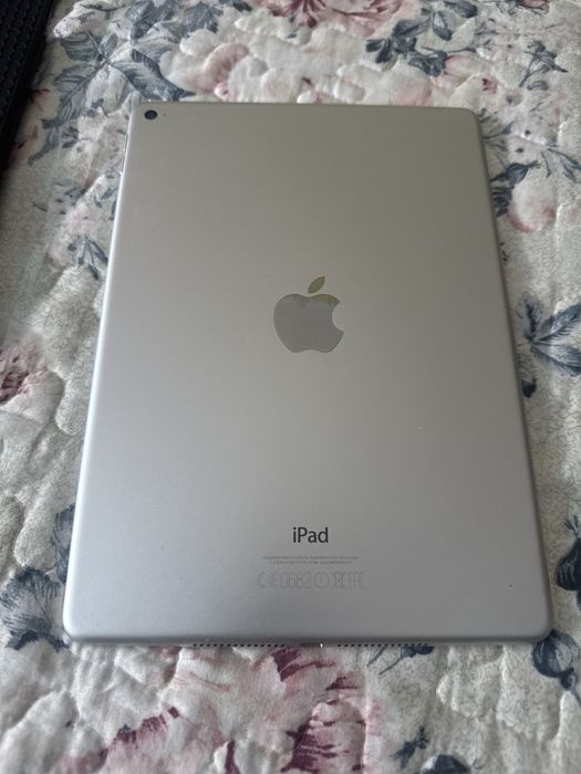 iPad Air 2, like new, 16 GB, with case64750636548867122