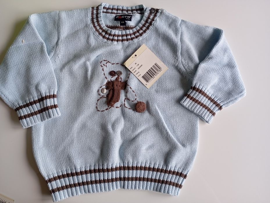 Sweterek z misiem Nowy z metka.