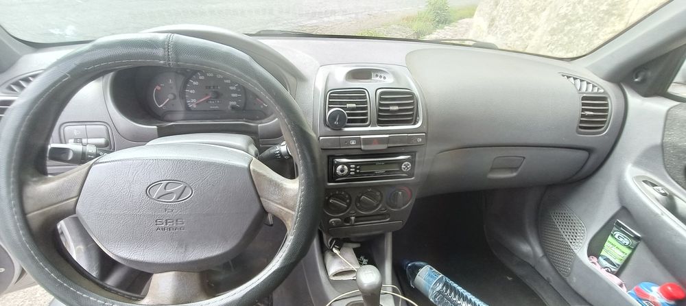 Hyundai accent ano 2000