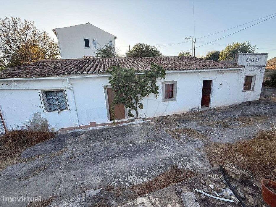 Moradia T9 para venda