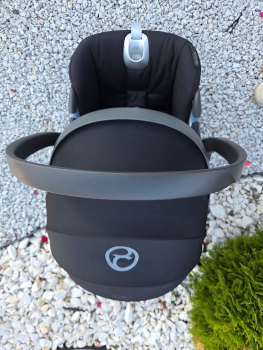 Fotelik cybex Cloud-z i size z adapterami