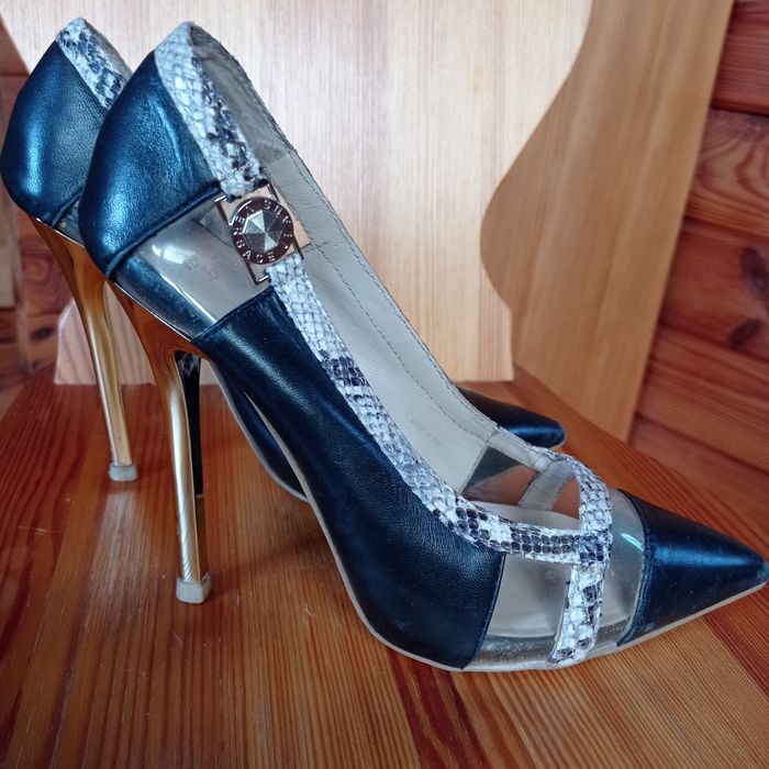 VERSACE oryginalne szpilki skóra r. 37