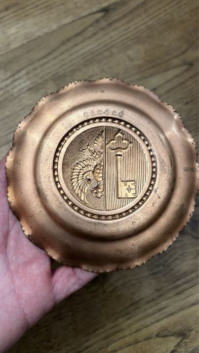 Cinzeiro em cobre suiço