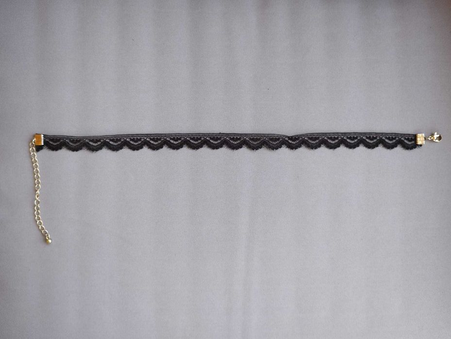 Gargantilha preta de renda