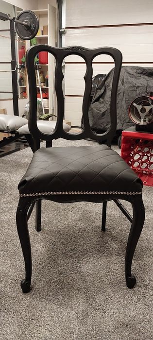 Krzesło czarne drewniane ludwik vintage