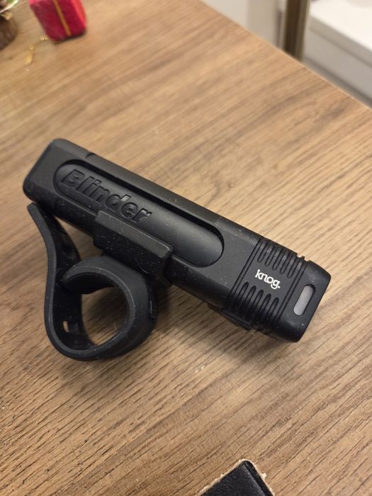 Lampka rowerowa knog blinder 600