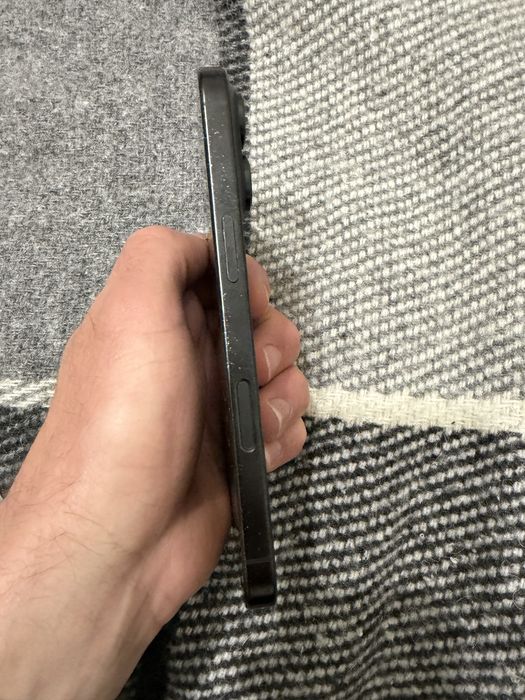 Продам iphone 16 pro 256 gb e-sim