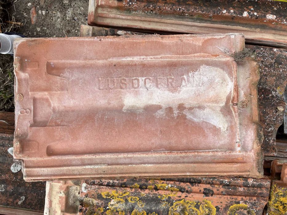 Telhas Marselha usadas