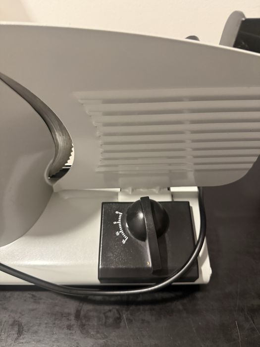 Fiambreira Elétrica Küken 200W – Como Nova