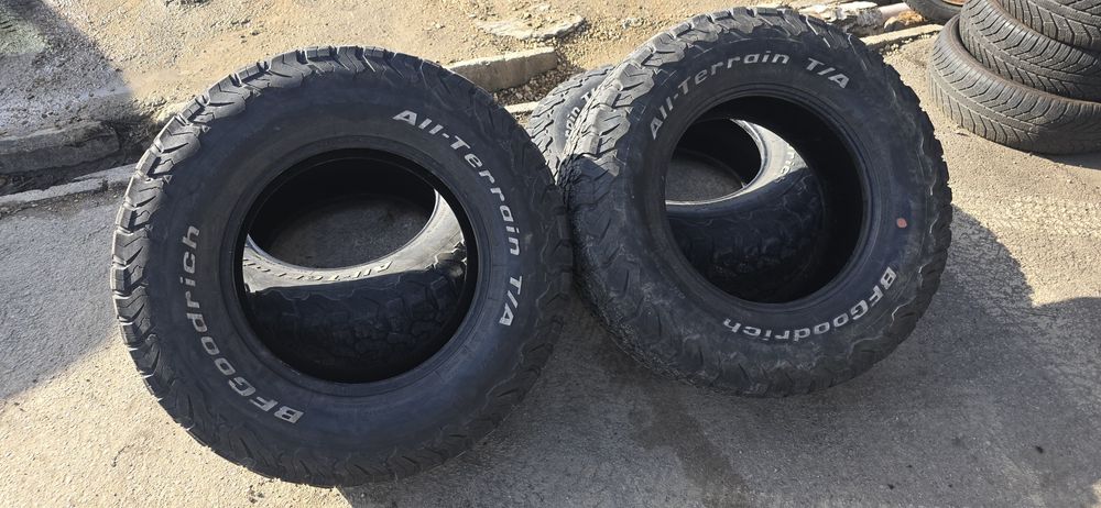 Bf goodridge ko2 33" 285 70 r17 AT