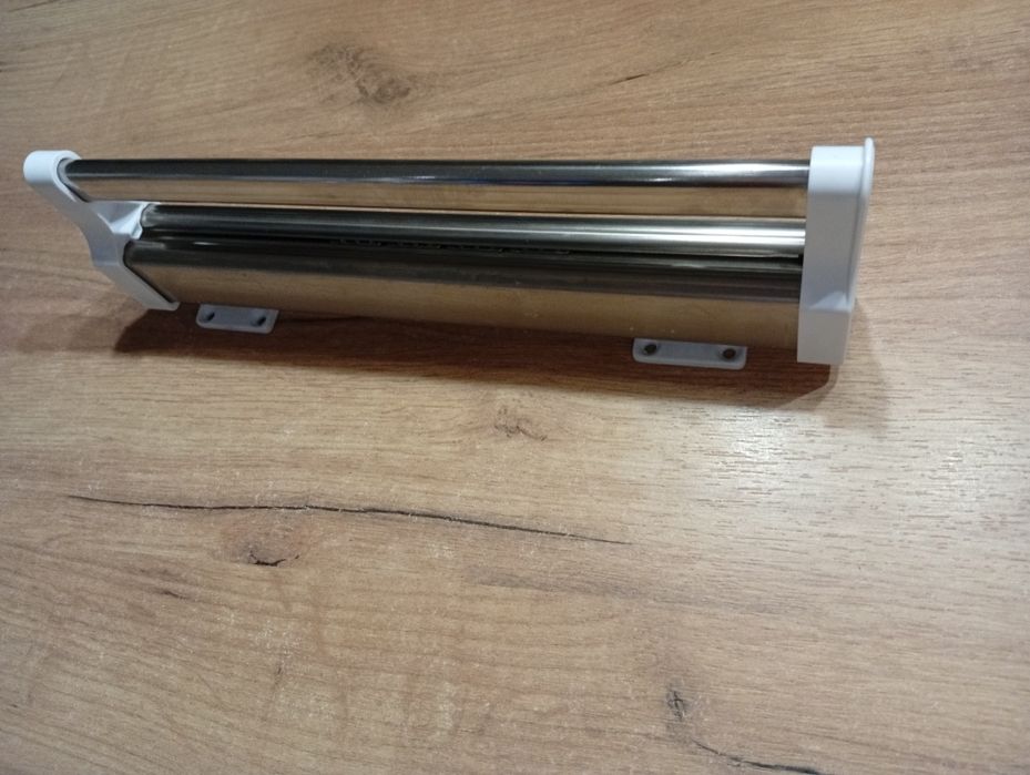 Nowy wysuwany wieszak