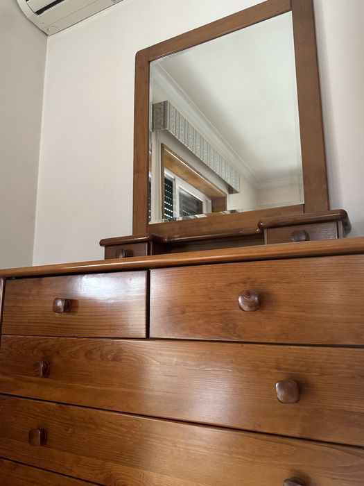 Cómoda com espelho
