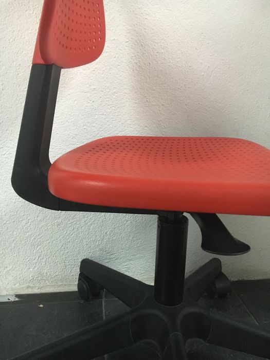 Cadeira de secretária infantil