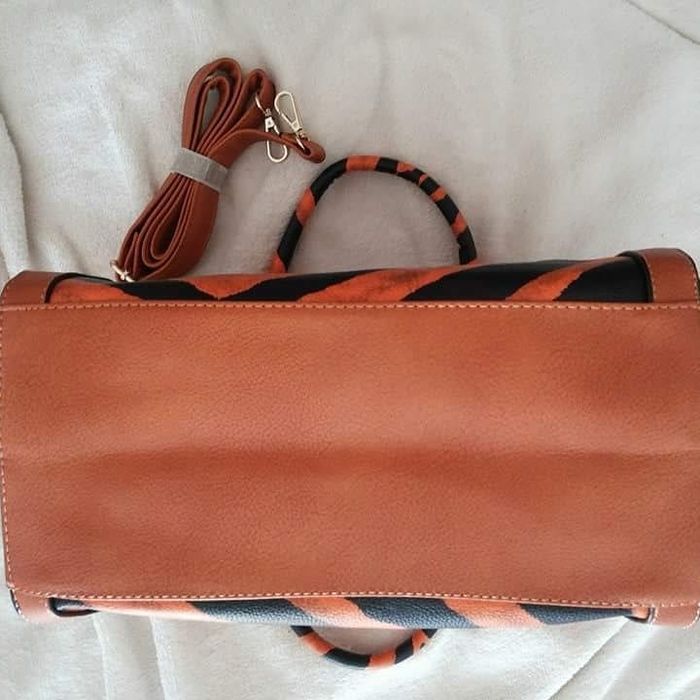 Malote Preto e Laranja (Portes Grátis)