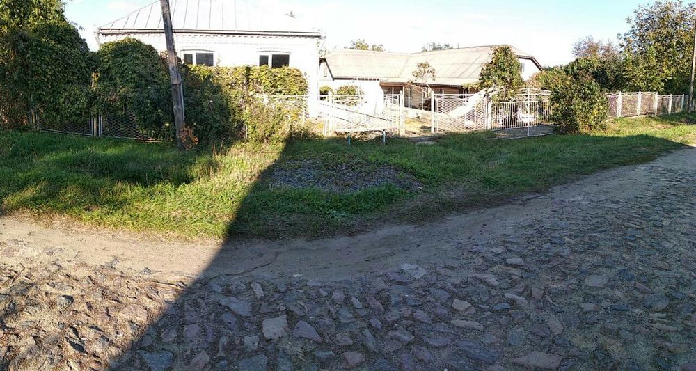 Два будинки в с. Яланець