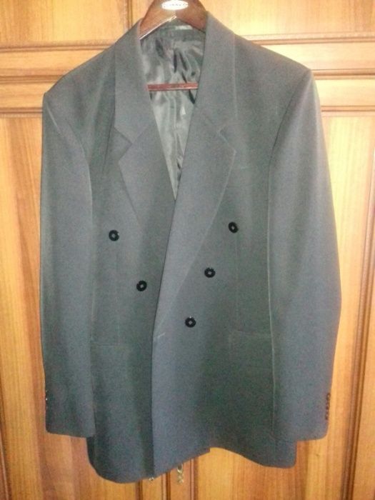 костюм  мужской  (Италия)