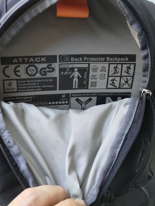 Рюкзак Deuter ATTACK зі встроеним захистом спини