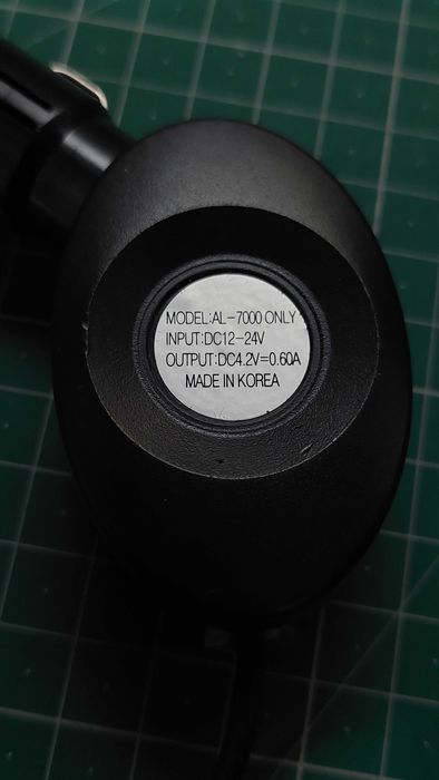 Carregador Isqueiro DC 12 - 24V Tanto para Telemóvel ou GPS