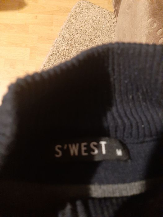 Sweter męski r.M 65 % wełna w paski