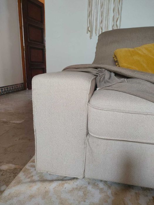 Sofá 3 lugares cor bege