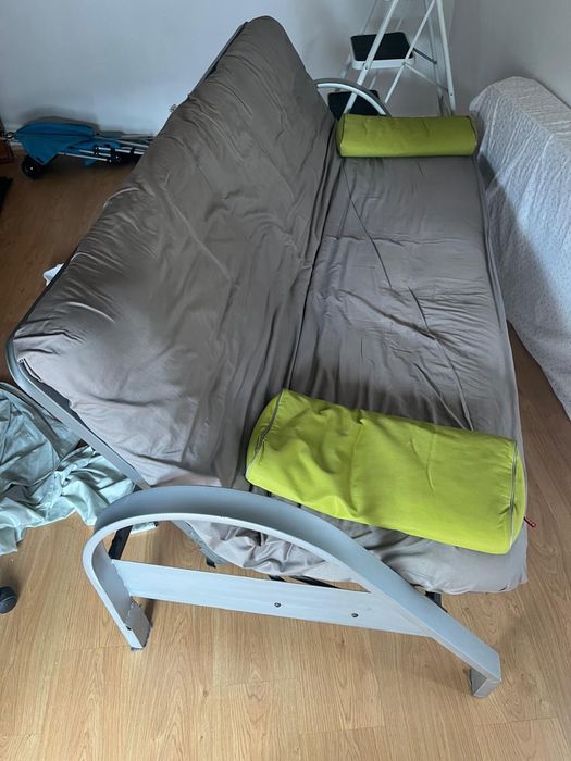 Sofá-cama metalico