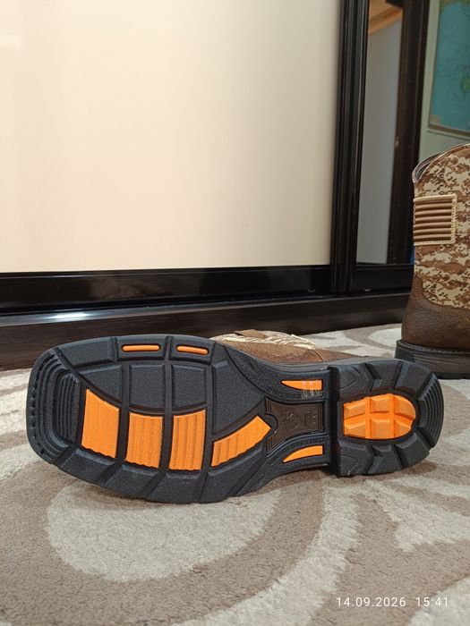 Продам нові оригінальні робочі черевики Ariat WorkHog Patriot Steel Toe (США)
Розмір: 10.5 EE (широка колодка, приблизно 44–44,5 EU)
