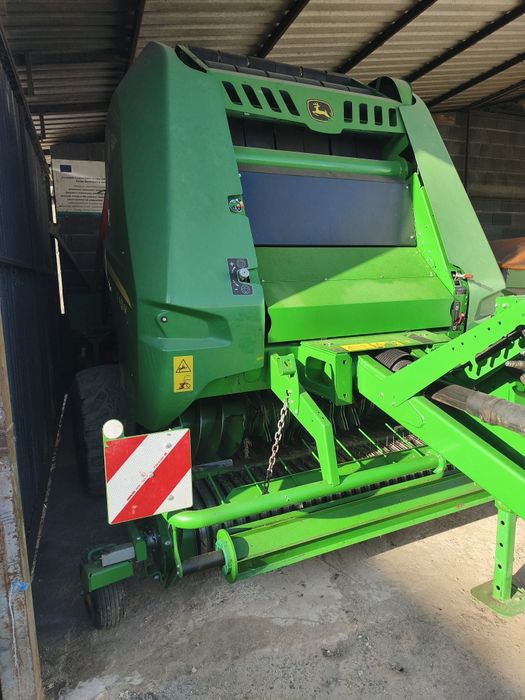 Sprzedam prasę John Deere V 451m