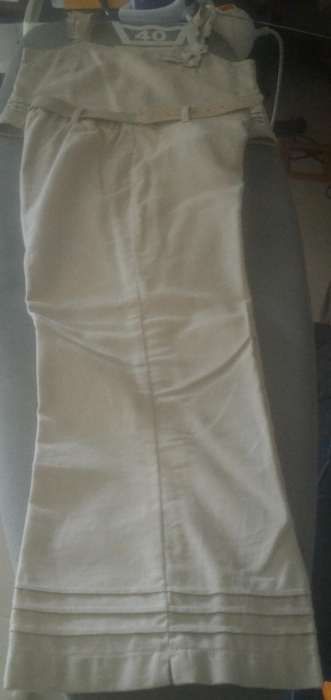 Conjunto de calça e blusa de alsas para saída mais formal ou cerimónia