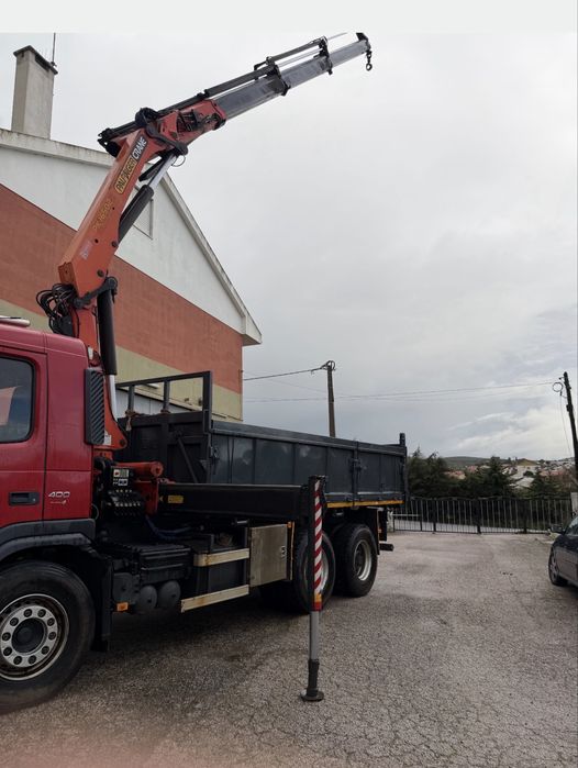 Volvo F400 com grua