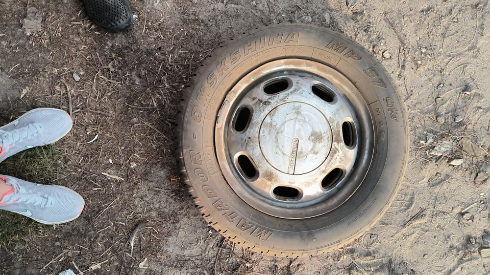 Продам колесо Volkswagen b4 с колпаком