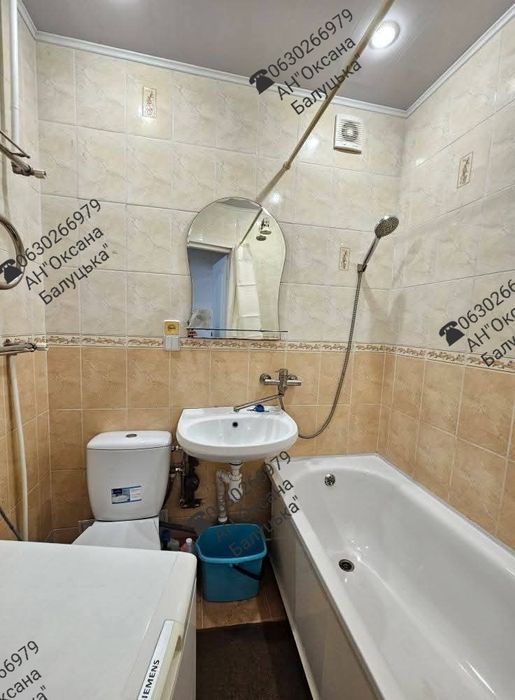 Продам 1-кімнатну квартиру, район 8-9 школи, третій поверх