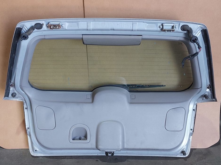 Tampa da Mala Nissan Primera P11