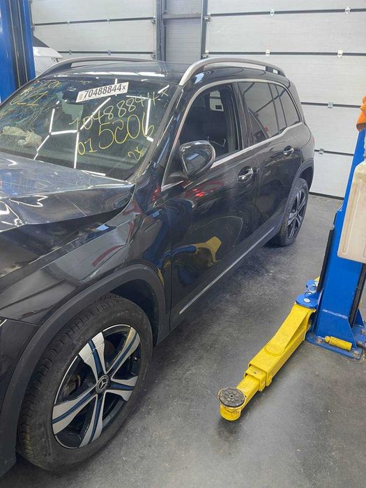 Mercedes EQB в наявності запчастини розборка шрот