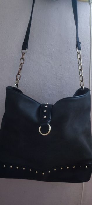 Duża pojemna torebka damska z długim paskiem