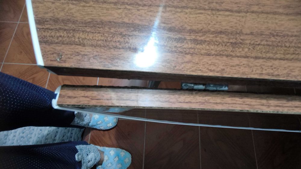 Mesa oval altura 77 comprimento 100  sem cadeiras