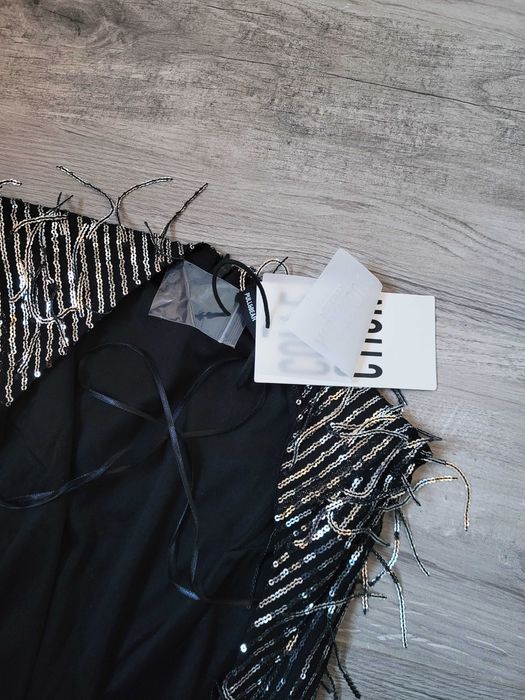 Srebrna sukienka z cekinami cekiny frędzle boho vintage dekolt plecy