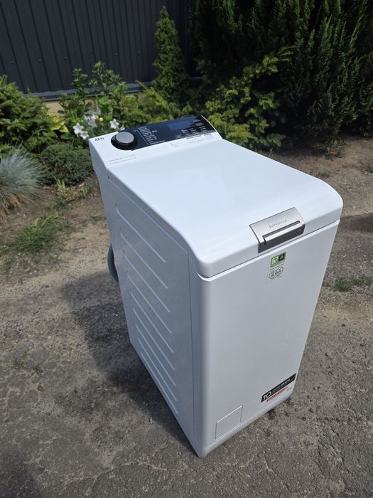 Пральна машина AEG.