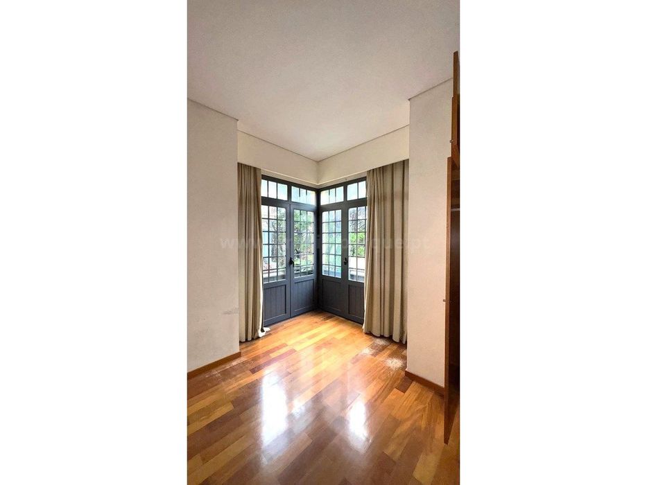 Apartamento T2 com lugar de garagem, Miramar / Granja