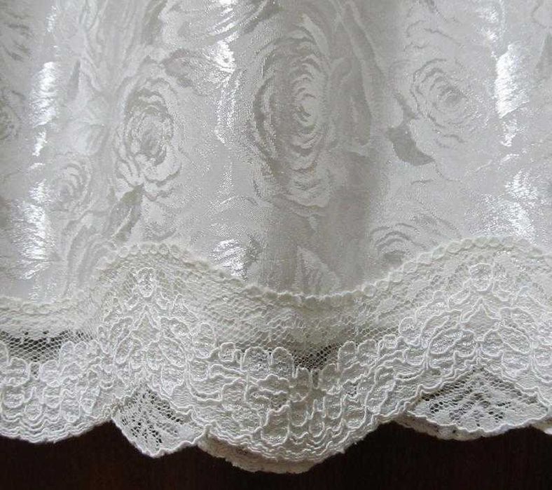 Подъюбник белый атласный жаккардовый цветочный узор кружево