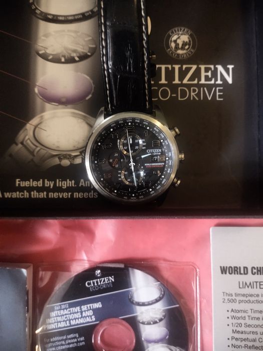 Продам сонячний ! CITIZEN (зарядка йде від сонця,світла) годинник, хронограф.вип