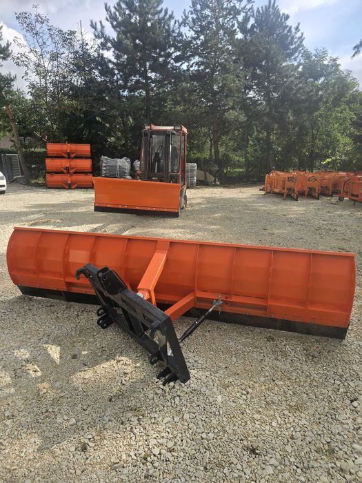 Odśnieżarka – pług do tura i tuza – szerokości od 1,5 m – transport